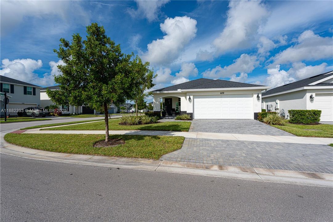 For Rent: $2,850 (3 beds, 2 baths, 1451 Square Feet)