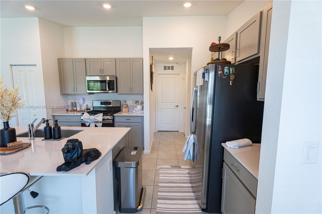 For Rent: $2,850 (3 beds, 2 baths, 1451 Square Feet)