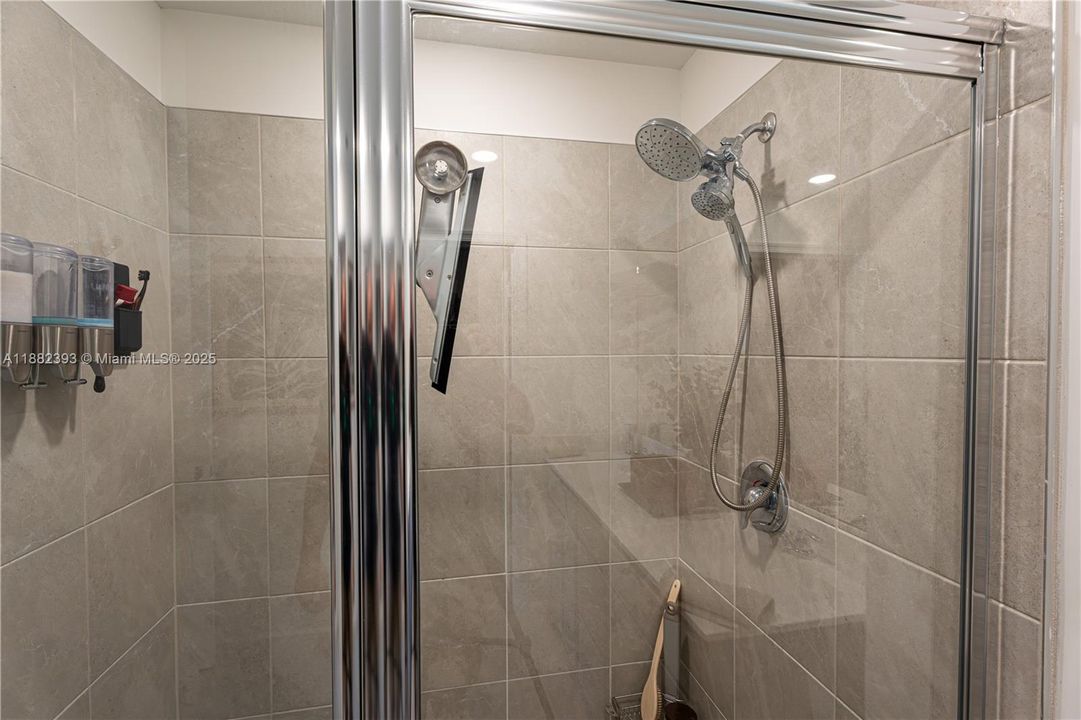 For Rent: $2,850 (3 beds, 2 baths, 1451 Square Feet)