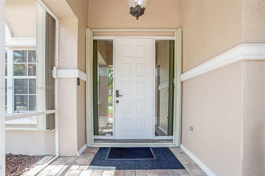 For Sale: $1,350,000 (4 beds, 2 baths, 2054 Square Feet)