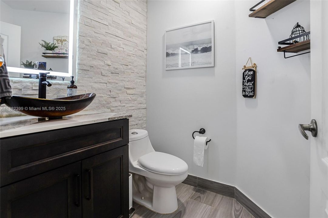 For Sale: $1,350,000 (4 beds, 2 baths, 2054 Square Feet)