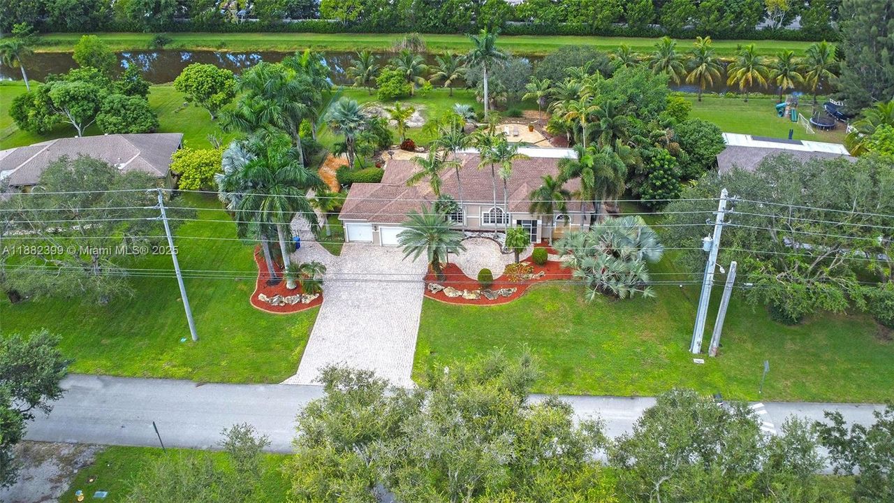 For Sale: $1,350,000 (4 beds, 2 baths, 2054 Square Feet)