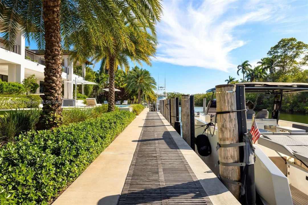 For Sale: $24,900,000 (8 beds, 8 baths, 6771 Square Feet)