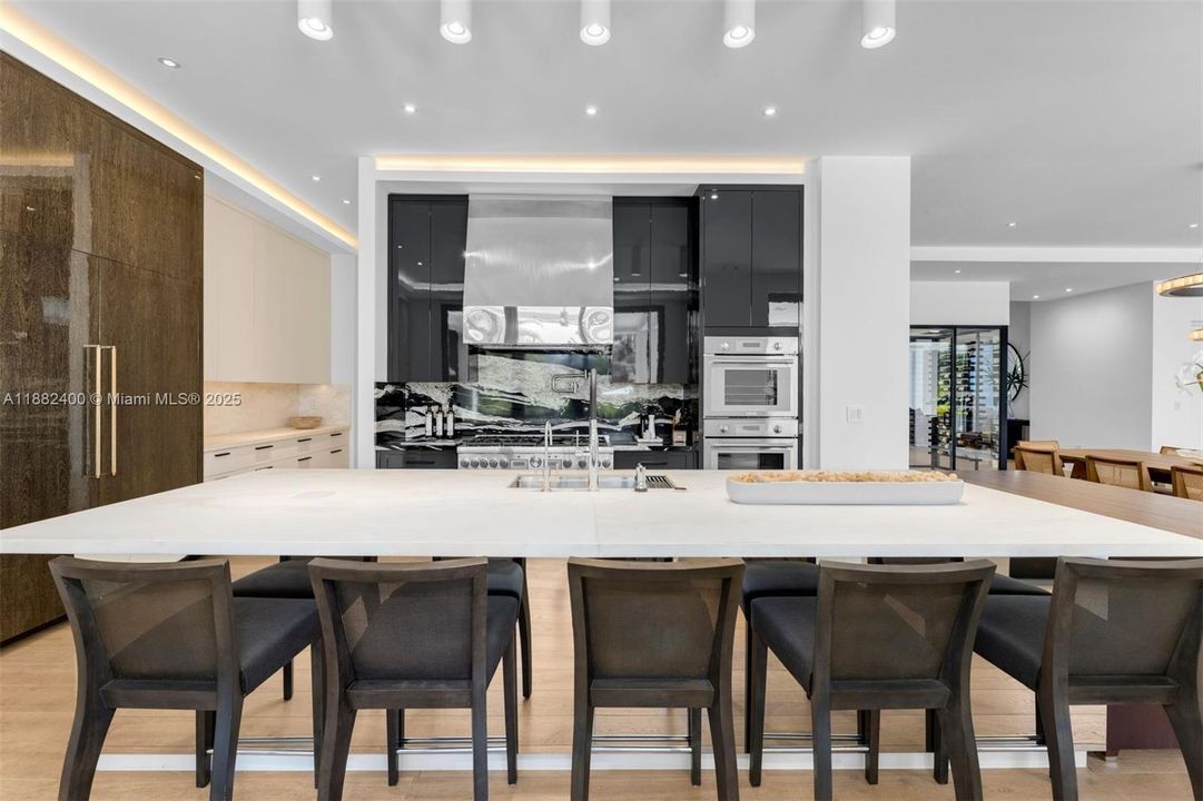 For Sale: $24,900,000 (8 beds, 8 baths, 6771 Square Feet)