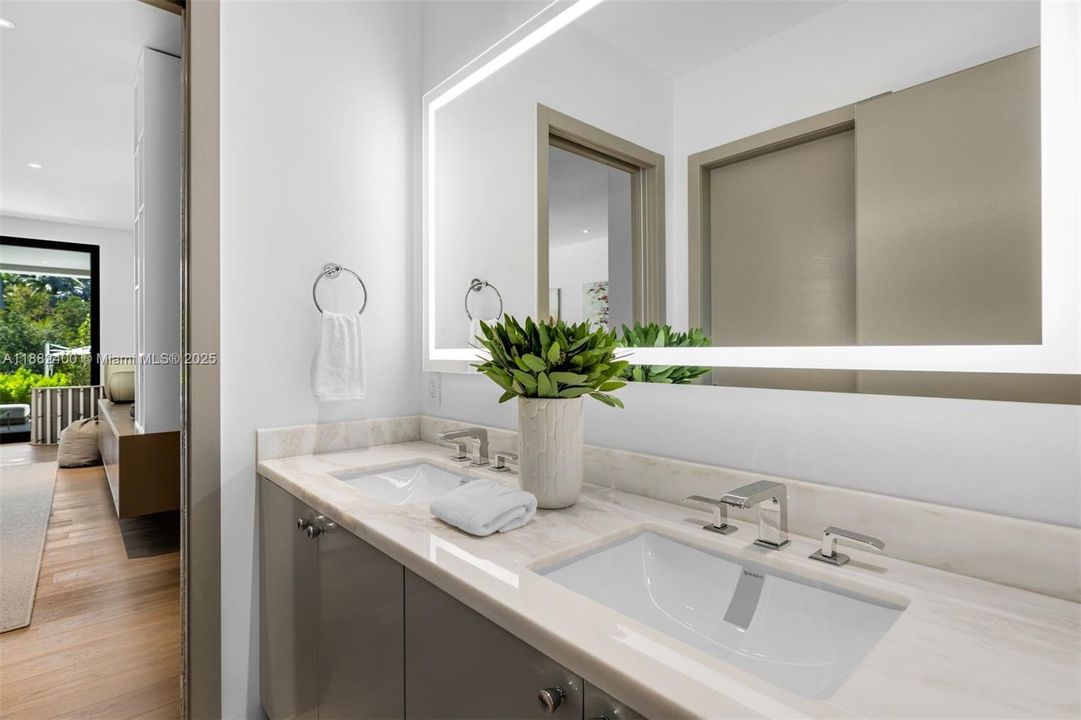 For Sale: $24,900,000 (8 beds, 8 baths, 6771 Square Feet)