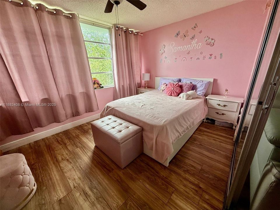 最近租的: $1,750 (1 贝兹, 1 浴室, 1002 平方英尺)