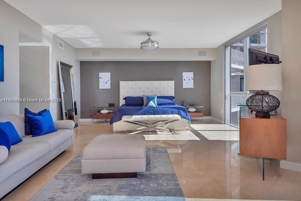 На продажу: $3,100,000 (4 спален, 3 ванн, 3724 Квадратных фут)