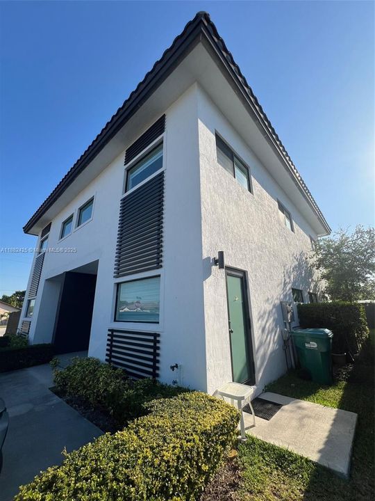 For Sale: $645,900 (4 beds, 3 baths, 1847 Square Feet)