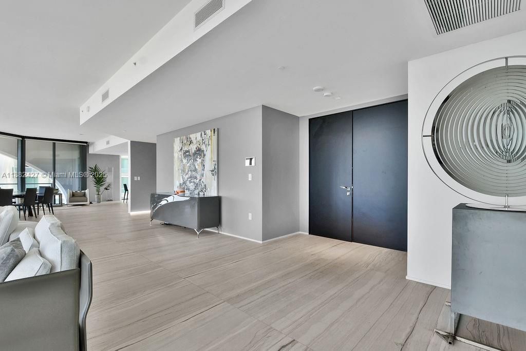 В аренду: $37,000 (4 спален, 5 ванн, 4600 Квадратных фут)