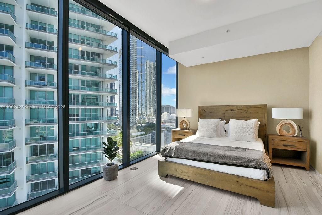 В аренду: $37,000 (4 спален, 5 ванн, 4600 Квадратных фут)