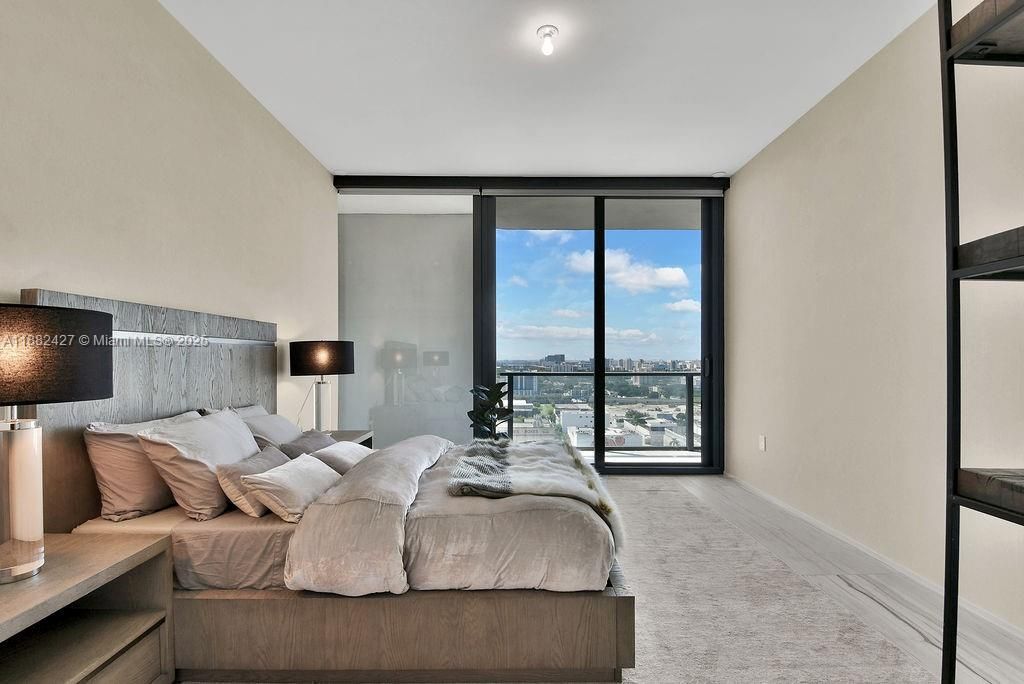 В аренду: $37,000 (4 спален, 5 ванн, 4600 Квадратных фут)