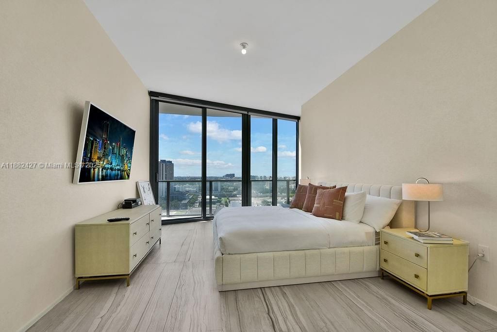 В аренду: $37,000 (4 спален, 5 ванн, 4600 Квадратных фут)