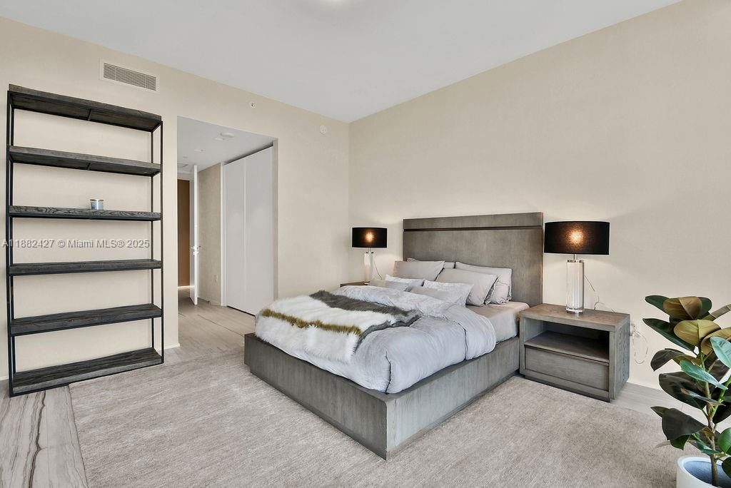 В аренду: $37,000 (4 спален, 5 ванн, 4600 Квадратных фут)