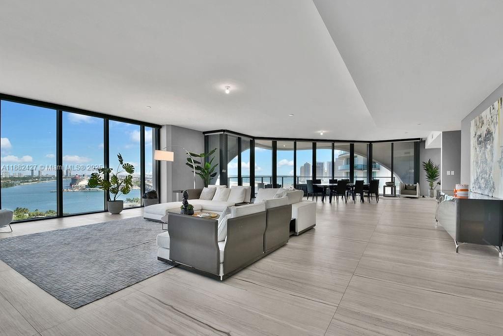 В аренду: $37,000 (4 спален, 5 ванн, 4600 Квадратных фут)