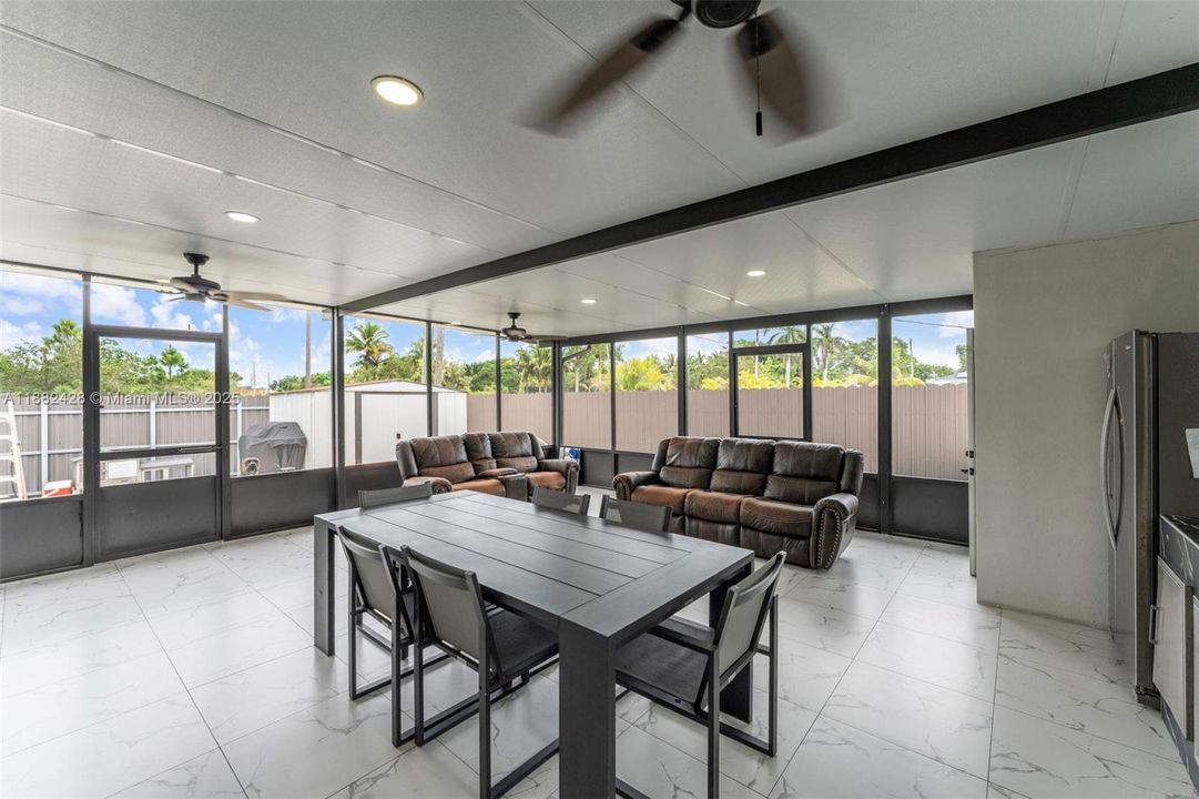 For Sale: $574,900 (3 beds, 2 baths, 1492 Square Feet)