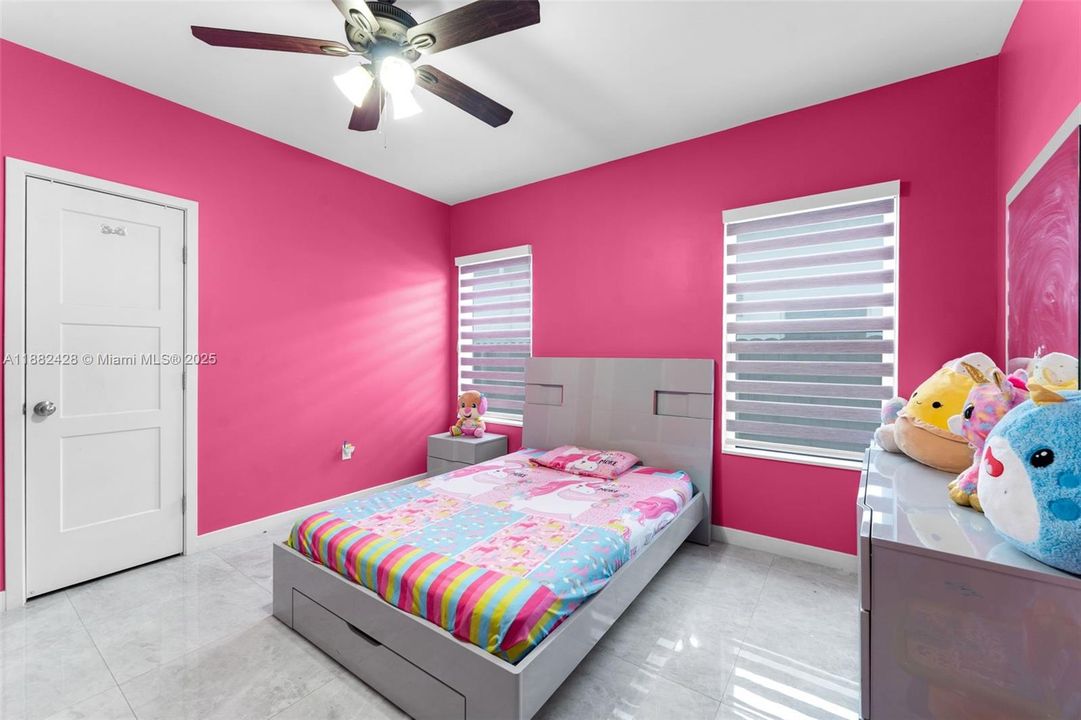 For Sale: $574,900 (3 beds, 2 baths, 1492 Square Feet)