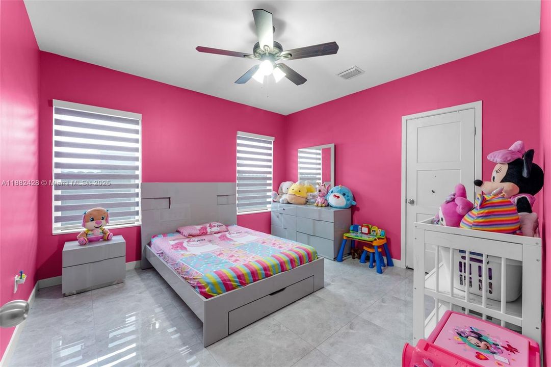 For Sale: $574,900 (3 beds, 2 baths, 1492 Square Feet)