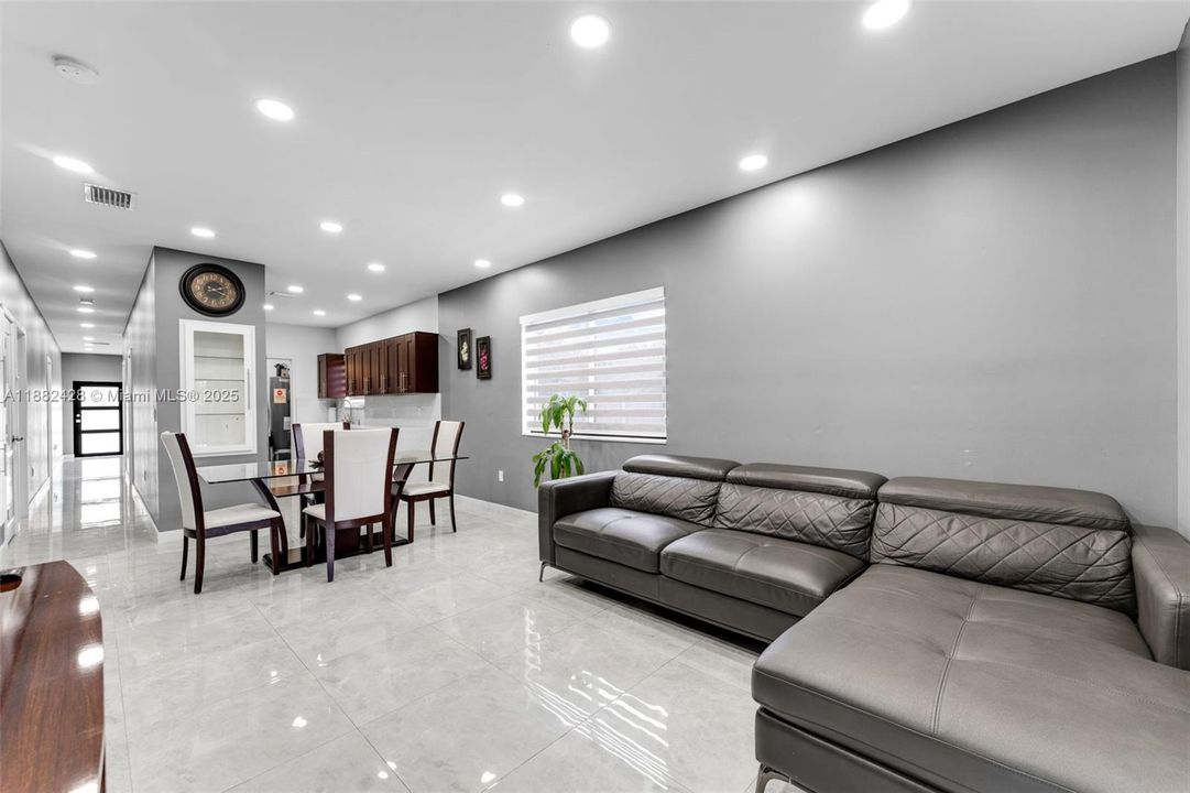 For Sale: $574,900 (3 beds, 2 baths, 1492 Square Feet)