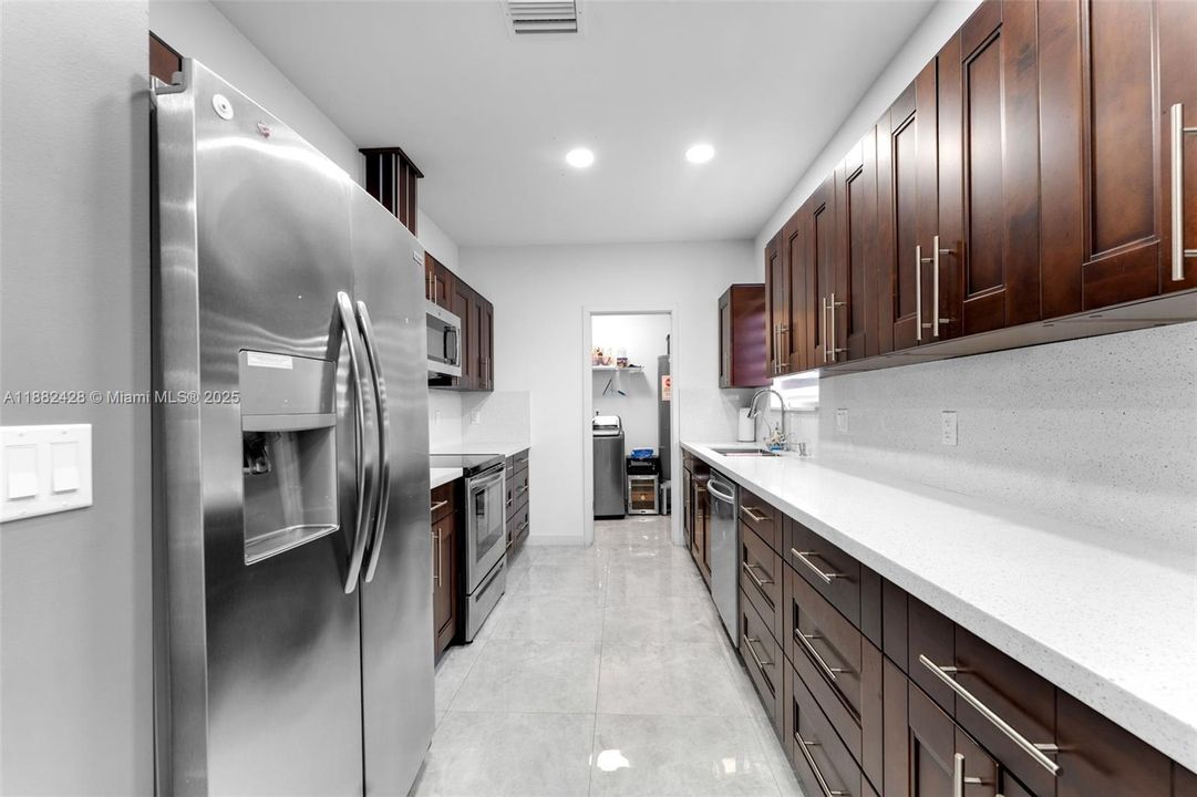 For Sale: $574,900 (3 beds, 2 baths, 1492 Square Feet)