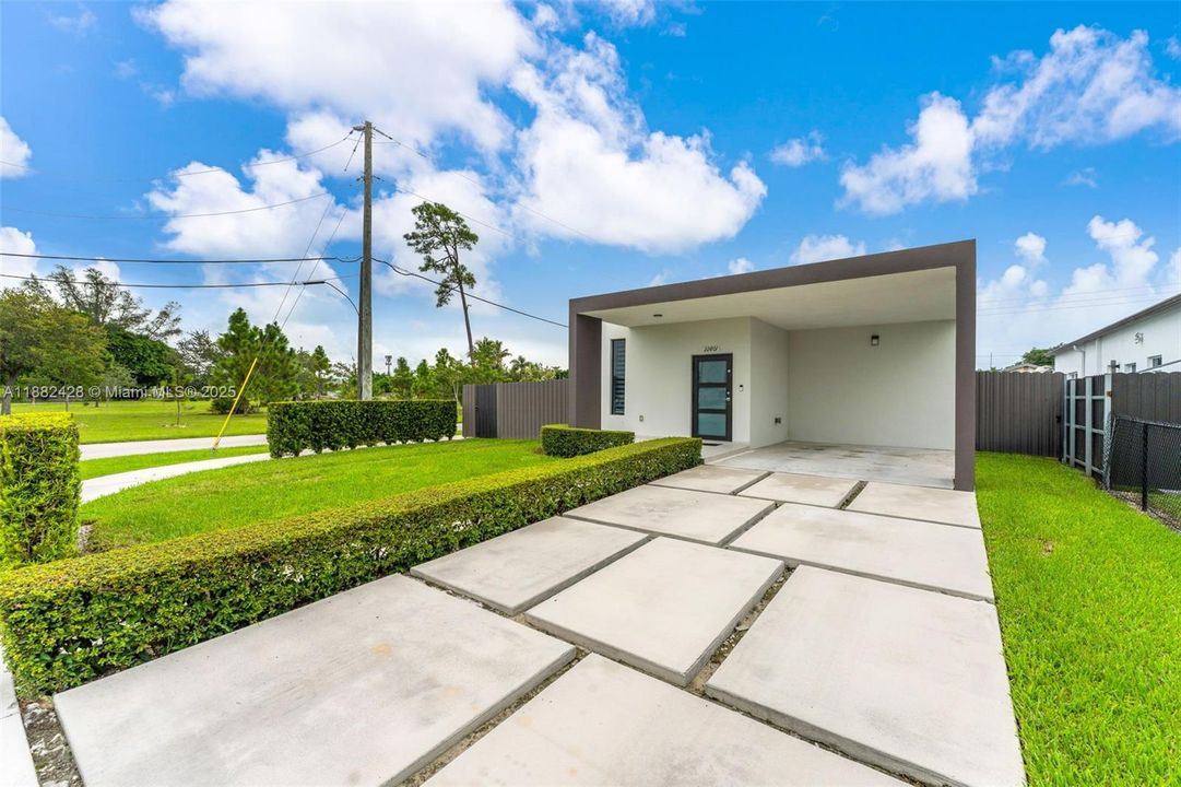 For Sale: $574,900 (3 beds, 2 baths, 1492 Square Feet)