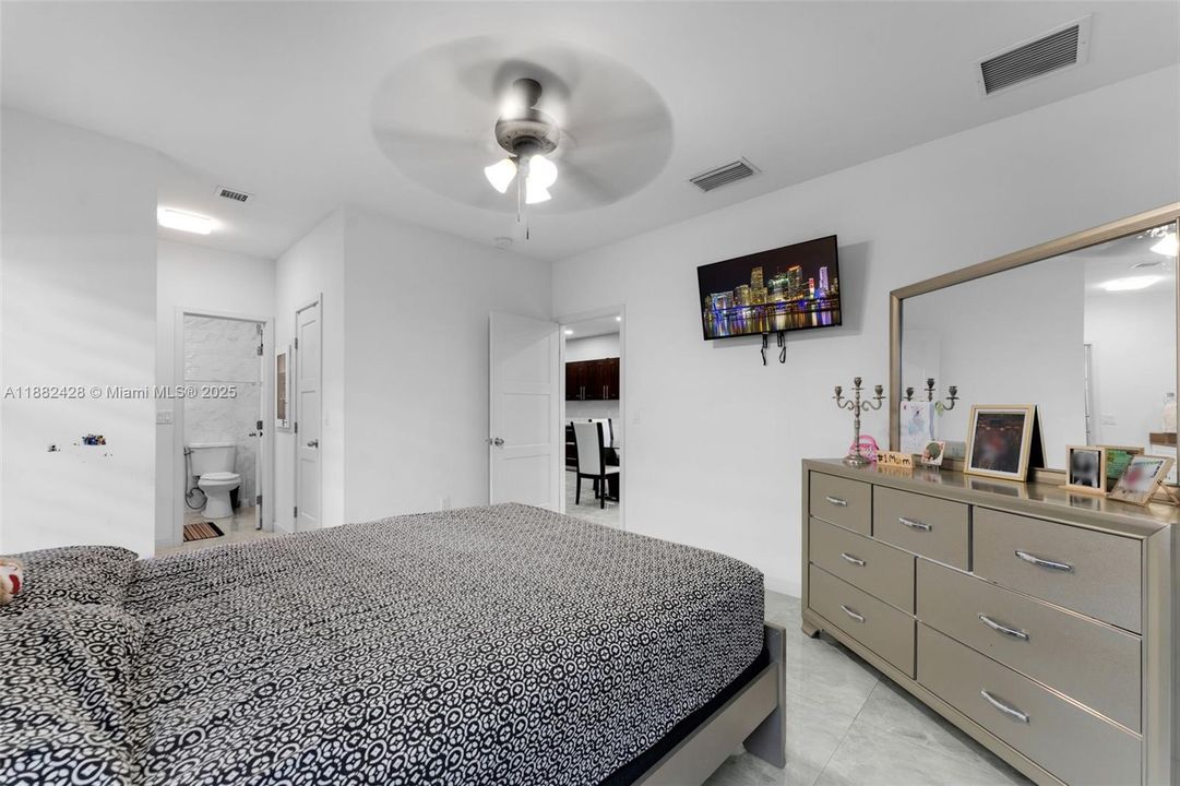 For Sale: $574,900 (3 beds, 2 baths, 1492 Square Feet)