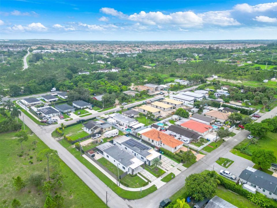 For Sale: $574,900 (3 beds, 2 baths, 1492 Square Feet)