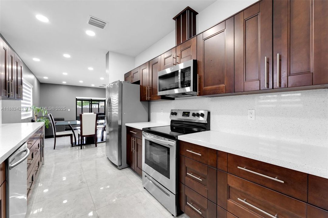 For Sale: $574,900 (3 beds, 2 baths, 1492 Square Feet)