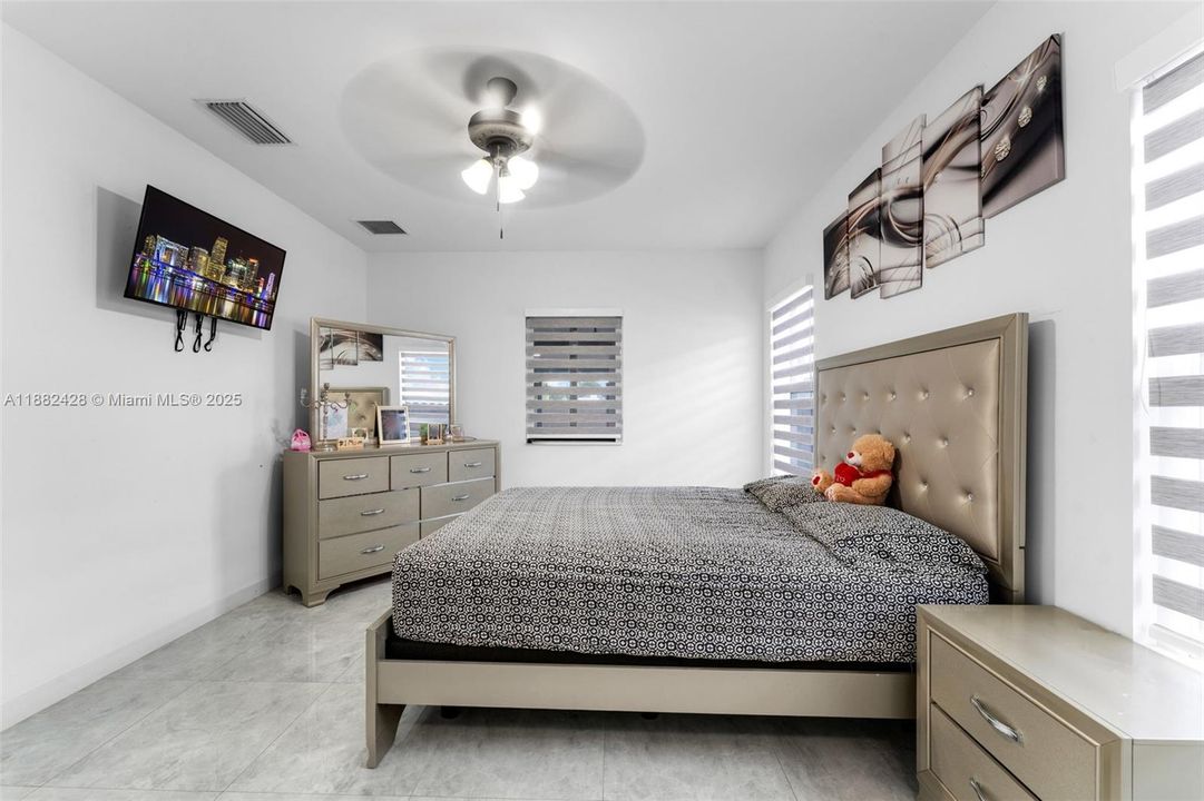 For Sale: $574,900 (3 beds, 2 baths, 1492 Square Feet)