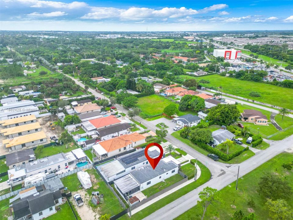 For Sale: $574,900 (3 beds, 2 baths, 1492 Square Feet)