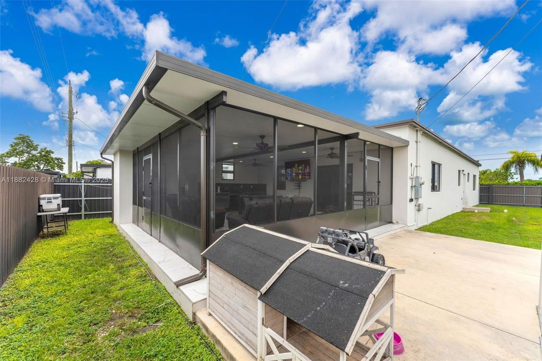 For Sale: $574,900 (3 beds, 2 baths, 1492 Square Feet)