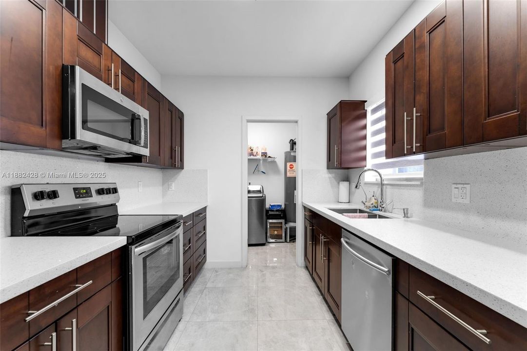 For Sale: $574,900 (3 beds, 2 baths, 1492 Square Feet)