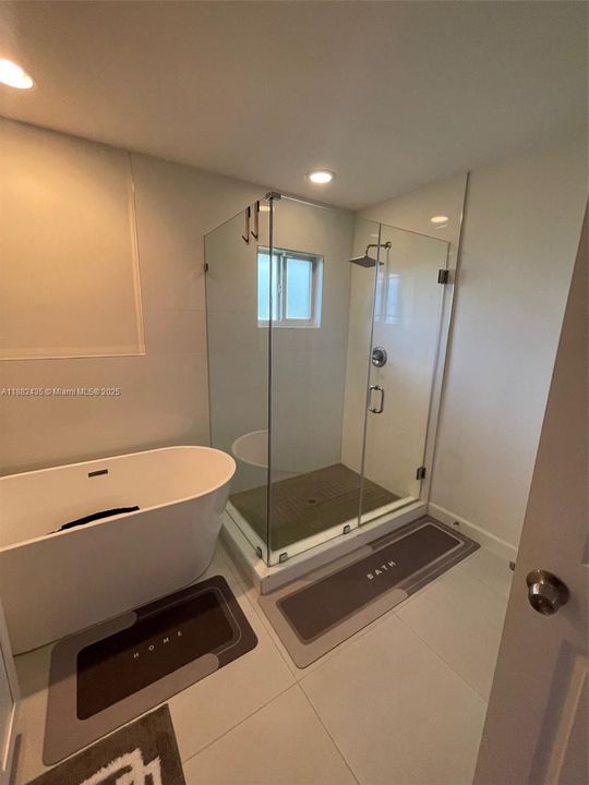 For Sale: $915,000 (5 beds, 3 baths, 2255 Square Feet)