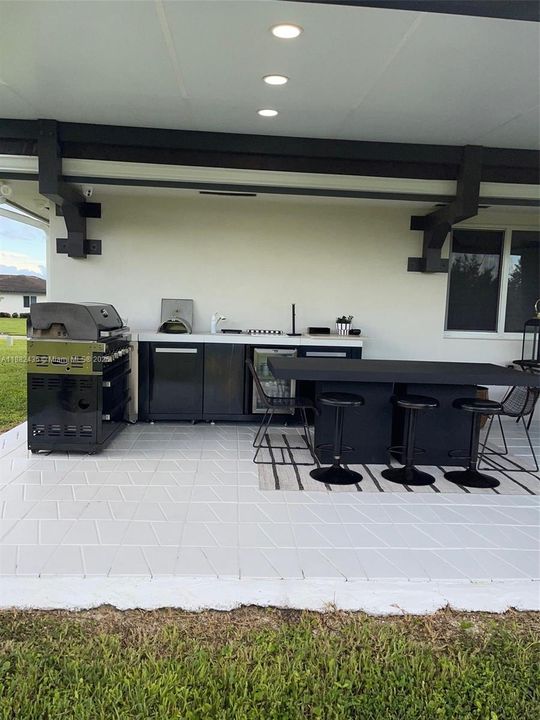 For Sale: $915,000 (5 beds, 3 baths, 2255 Square Feet)