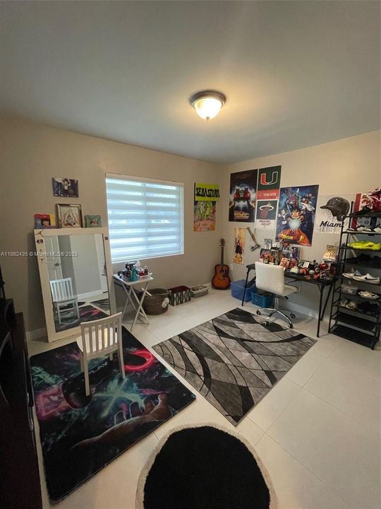 For Sale: $915,000 (5 beds, 3 baths, 2255 Square Feet)