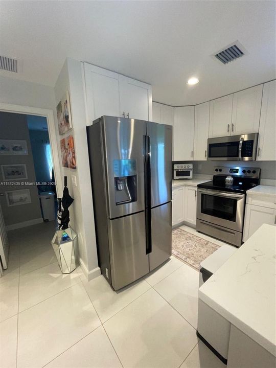 For Sale: $915,000 (5 beds, 3 baths, 2255 Square Feet)