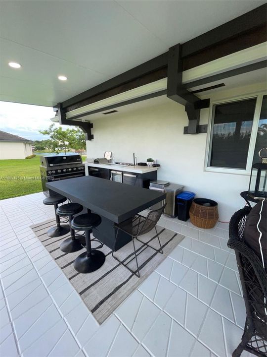 For Sale: $915,000 (5 beds, 3 baths, 2255 Square Feet)