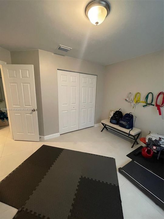 For Sale: $915,000 (5 beds, 3 baths, 2255 Square Feet)