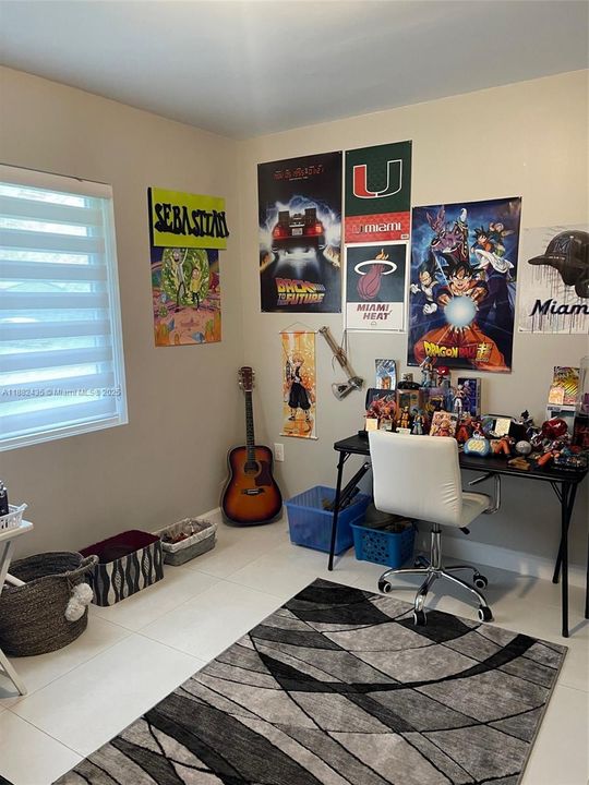 For Sale: $915,000 (5 beds, 3 baths, 2255 Square Feet)