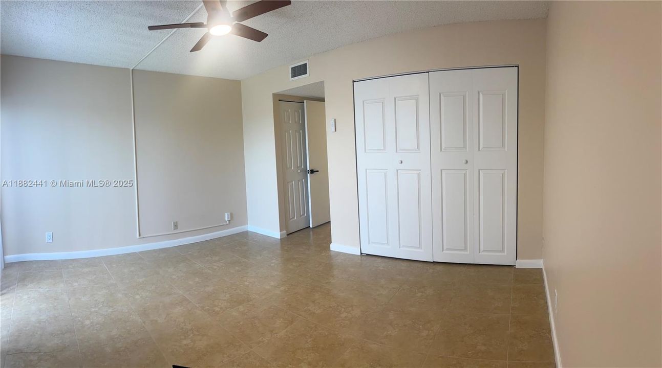 Recientemente alquilado: $1,950 (2 camas, 1 baños, 832 Pies cuadrados)