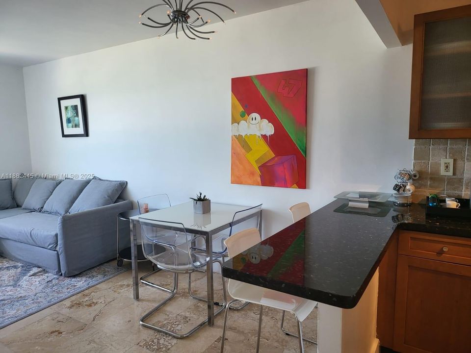 待售: $469,000 (1 贝兹, 1 浴室, 550 平方英尺)