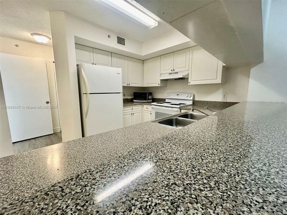 最近租的: $2,099 (2 贝兹, 2 浴室, 867 平方英尺)