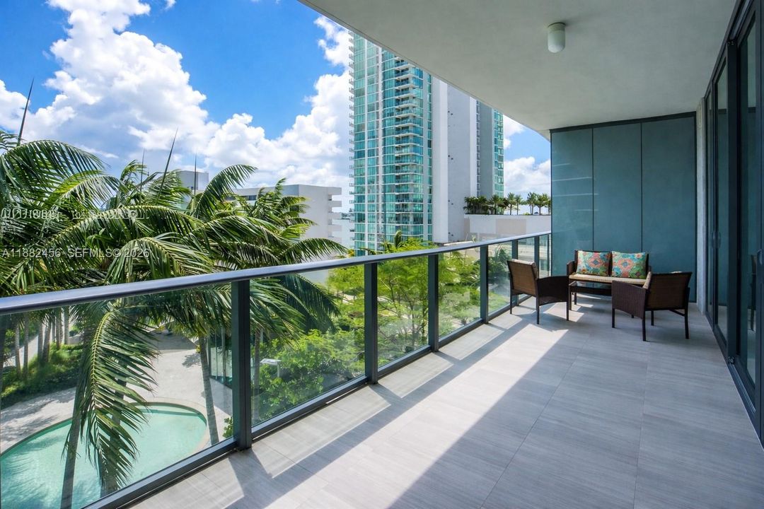 En Venta: $674,000 (1 camas, 2 baños, 940 Pies cuadrados)