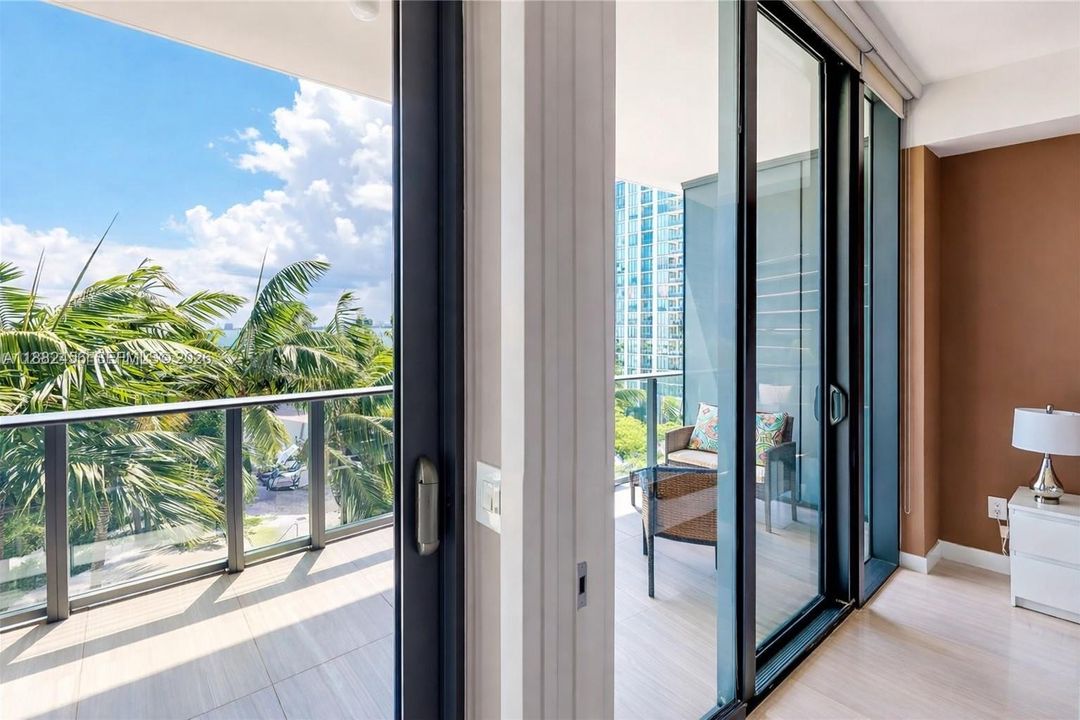 En Venta: $674,000 (1 camas, 2 baños, 940 Pies cuadrados)