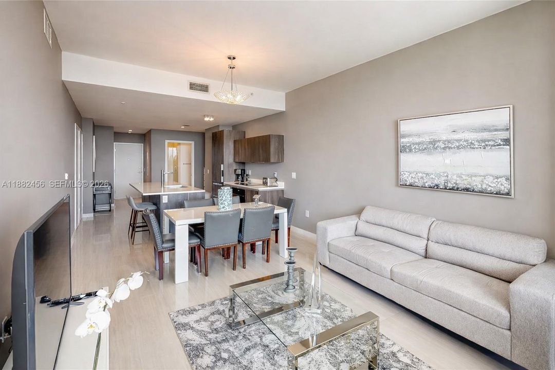 En Venta: $674,000 (1 camas, 2 baños, 940 Pies cuadrados)