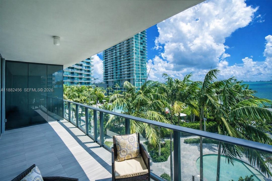 En Venta: $674,000 (1 camas, 2 baños, 940 Pies cuadrados)