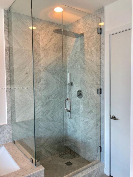 En Venta: $674,000 (1 camas, 2 baños, 940 Pies cuadrados)