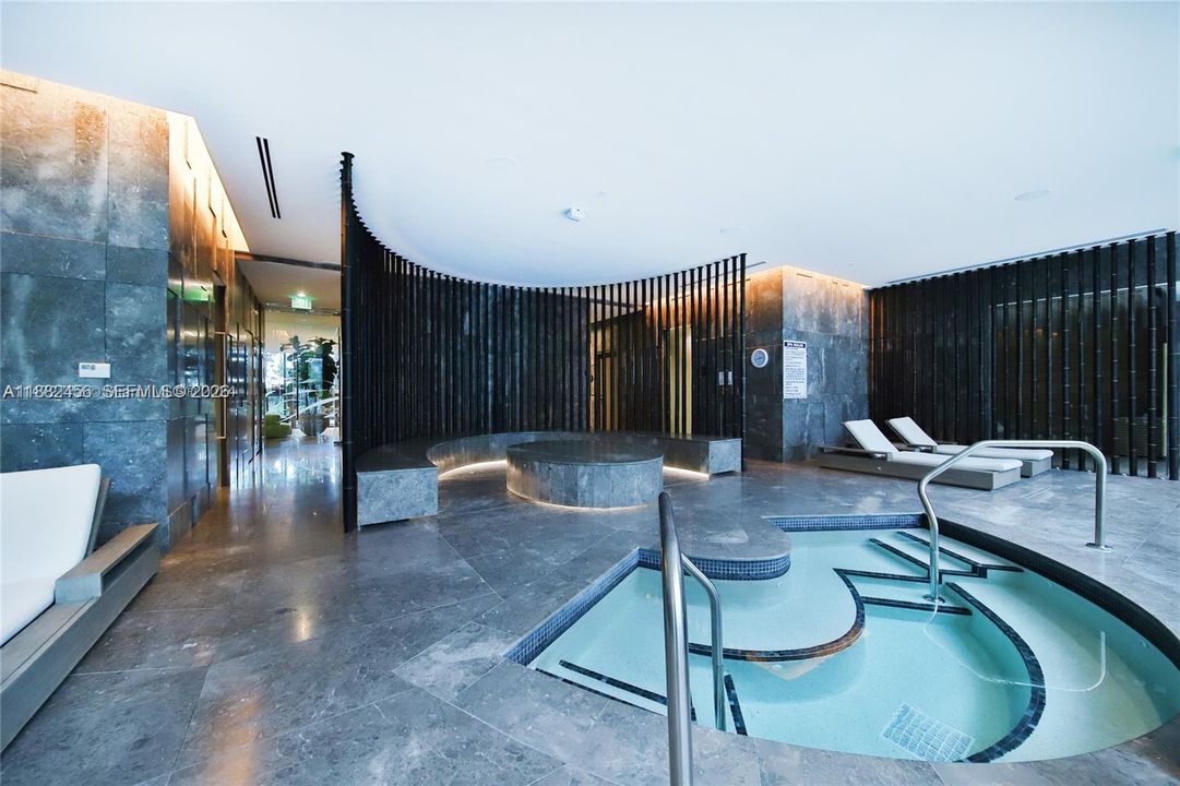 En Venta: $674,000 (1 camas, 2 baños, 940 Pies cuadrados)