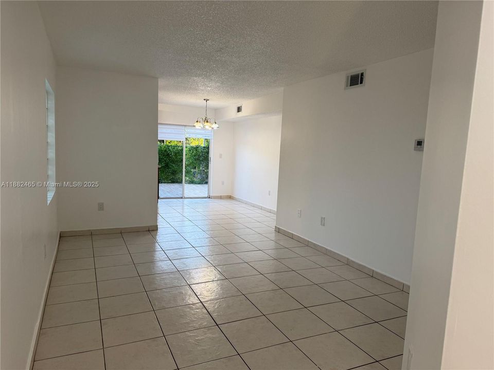 Active With Contract: $337,000 (3 beds, 2 baths, 1130 Square Feet)