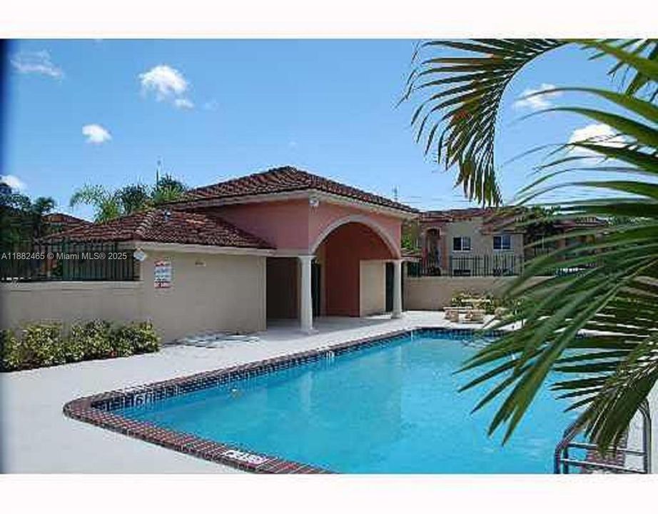 Active With Contract: $337,000 (3 beds, 2 baths, 1130 Square Feet)