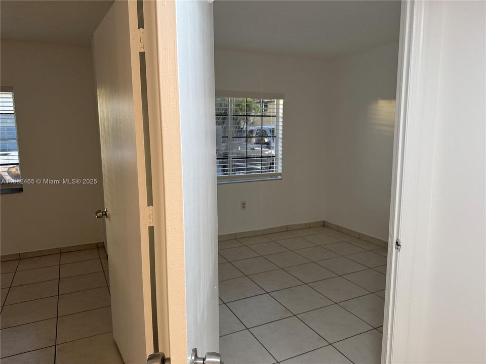 Active With Contract: $337,000 (3 beds, 2 baths, 1130 Square Feet)